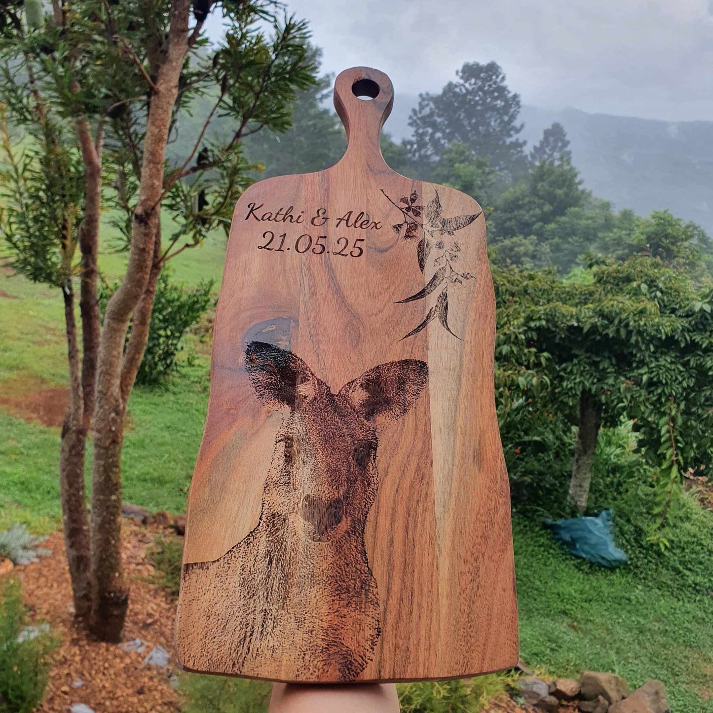 Eastern Grey Kangaroo and Eucalyptus Engraved With Personalisation Australian Native Hardwood Chopping/Cutting/Serving Paddle Board