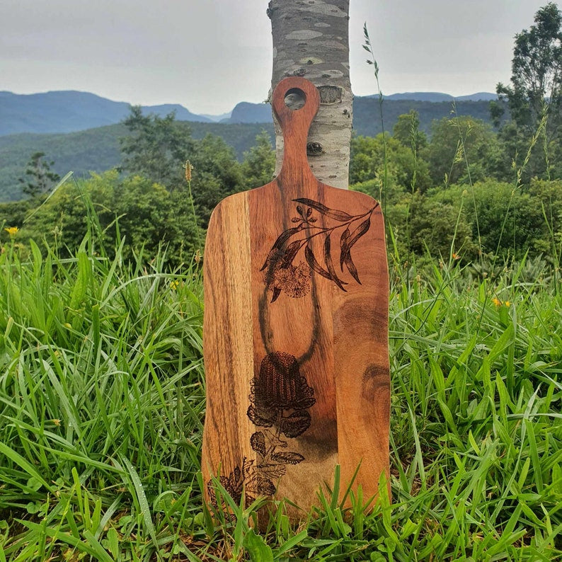 Banksia Coccinea & Eucalyptus Globulus Custom Engraved Australian Native Flower Hardwood Chopping/Cutting/Serving Paddle Board