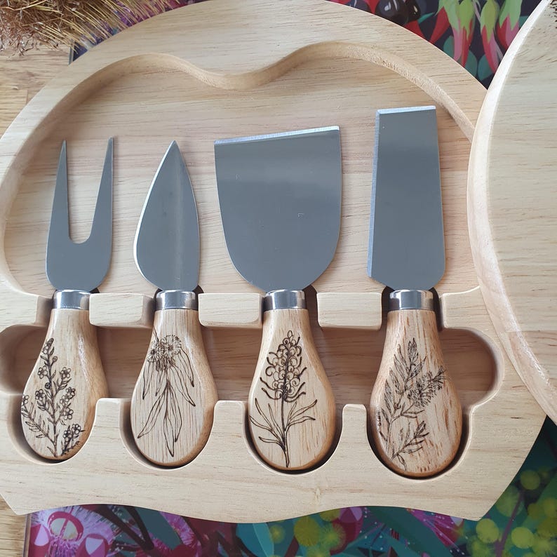 Eastern Grey Kangaroo Australian Native Engraved Cutting Chopping Cheese Serving Board with 4 Knives Set