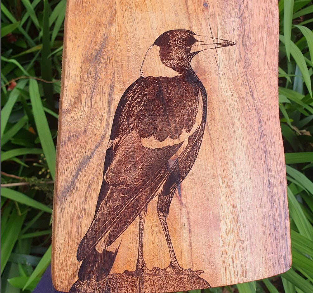 Australian Magpie Custom Engraved Native Bird Fauna Hardwood Chopping/Cutting/Serving Paddle Board